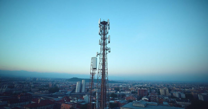 Torre de Celular Preço: O Que Você Precisa Saber